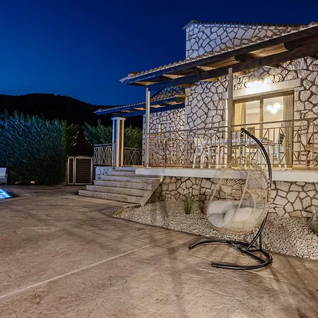 Villa Limneon