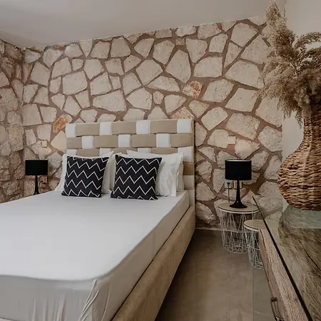 Villa Limneon Keri